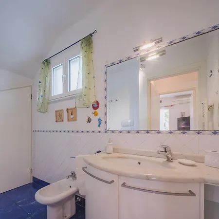 La Casa Di Alice By Interhome